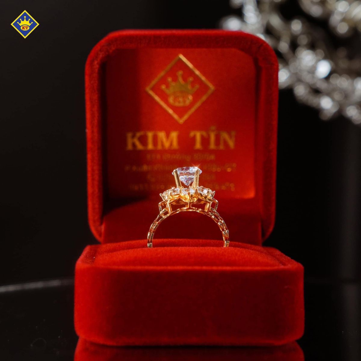 NHAN-DONG-TIEN-KIEU-HOT-SANG-CHANH-444